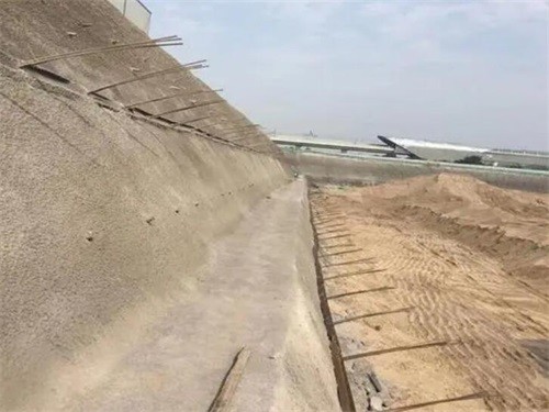 北塔河道边坡加固